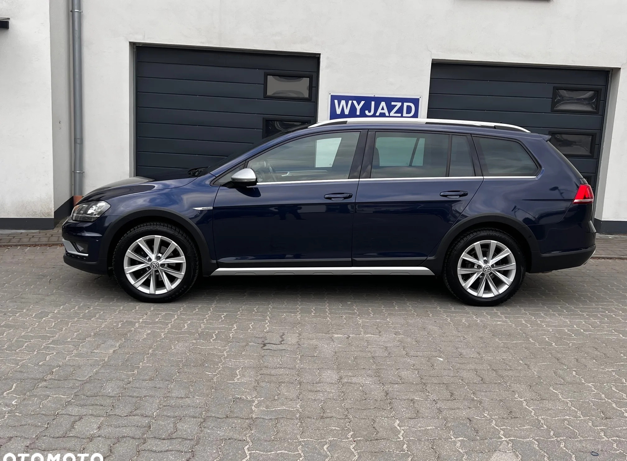 Volkswagen Golf cena 54700 przebieg: 203832, rok produkcji 2015 z Chojnice małe 301